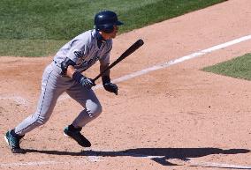 Mariners' Ichiro goes 1-for-5 against Athletics